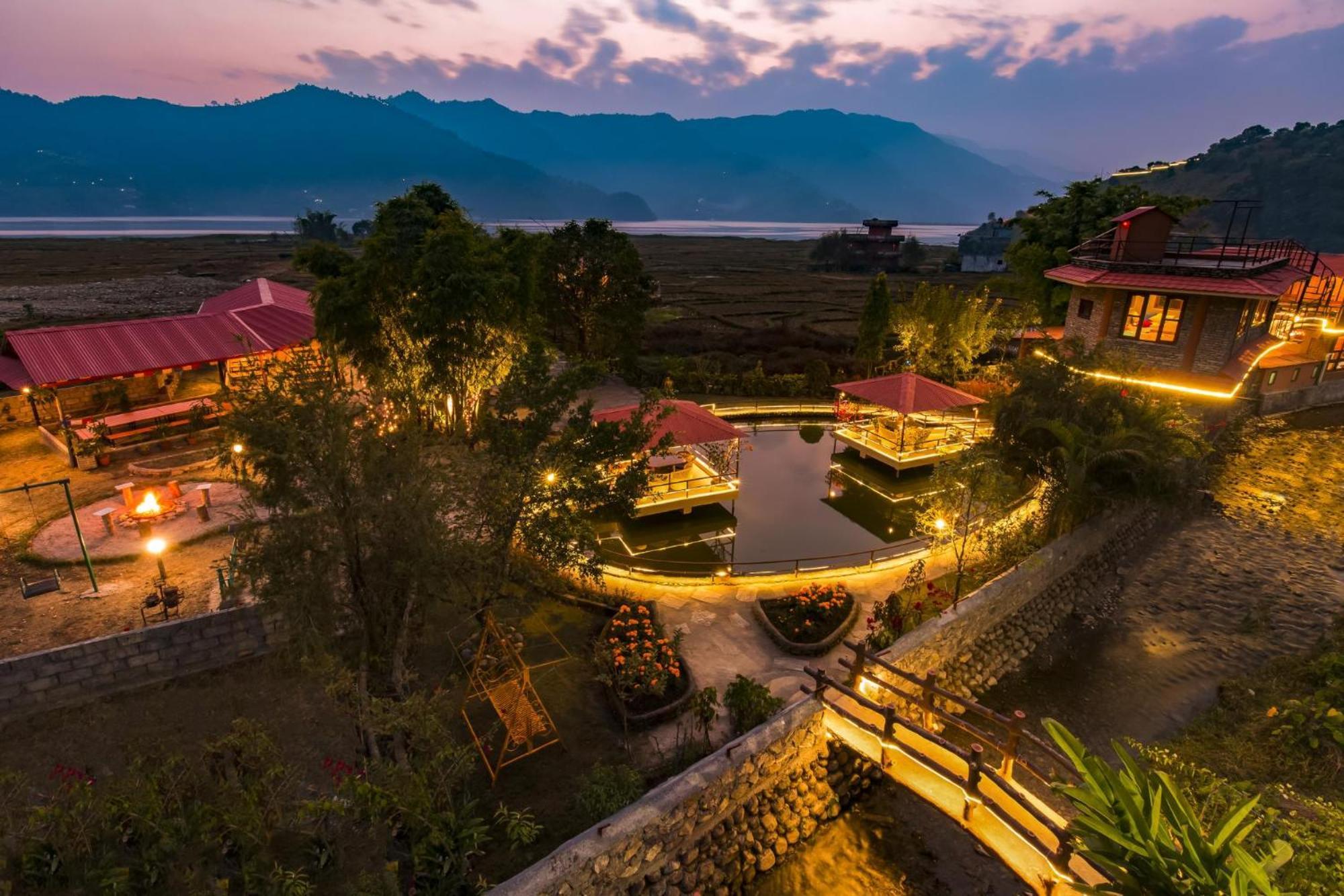 Zostel Pokhara Pansiyon Dış mekan fotoğraf